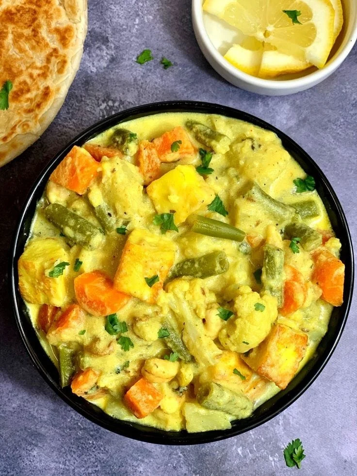 Veg. Navratan Kurma (Sweet)